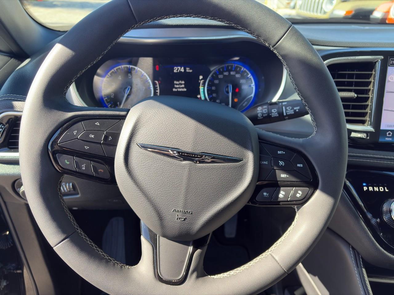 2025 Chrysler Pacifica Limited Front-Wheel Drive Passenger Van Photo