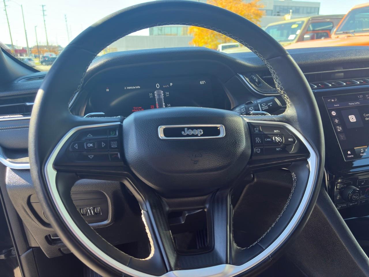 2023 Jeep Grand Cherokee Laredo 4dr 4x4 Photo