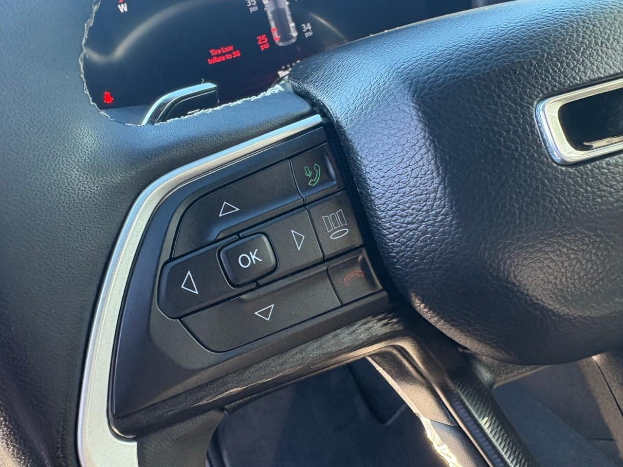 2023 Jeep Grand Cherokee Laredo 4dr 4x4 Photo