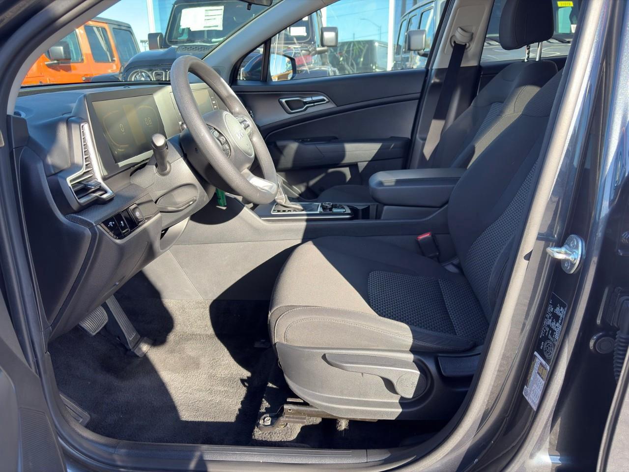 2024 Kia Sportage LX 4dr All-wheel Drive Photo