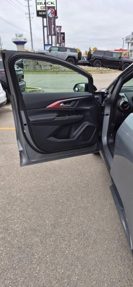2025 Chevrolet Equinox EV RS 4dr Photo