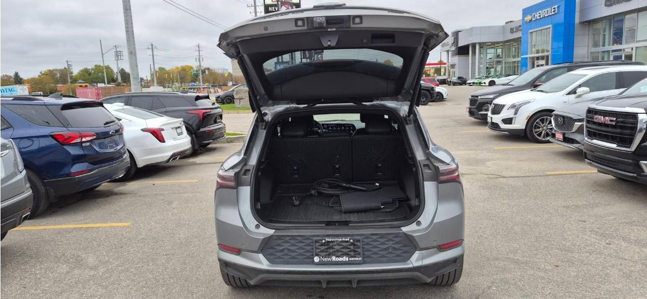 2025 Chevrolet Equinox EV RS 4dr Photo