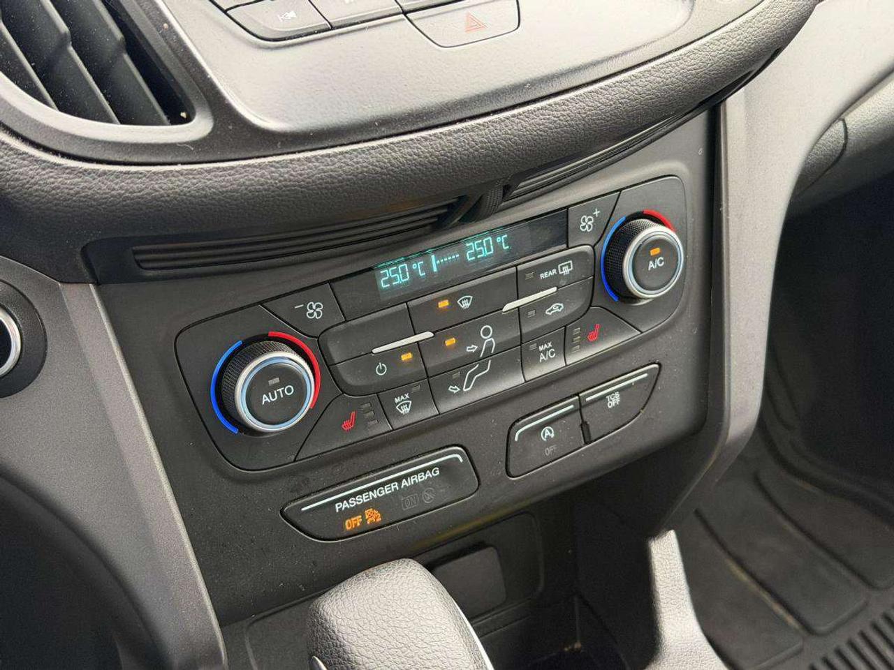 2019 Ford Escape SE Photo