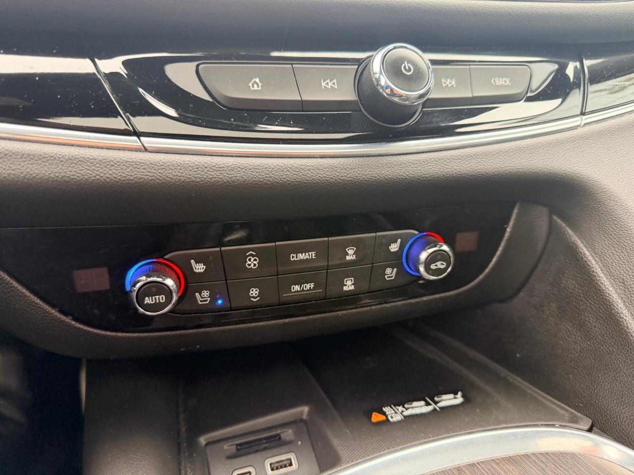 2022 Buick Enclave Avenir AWD Photo