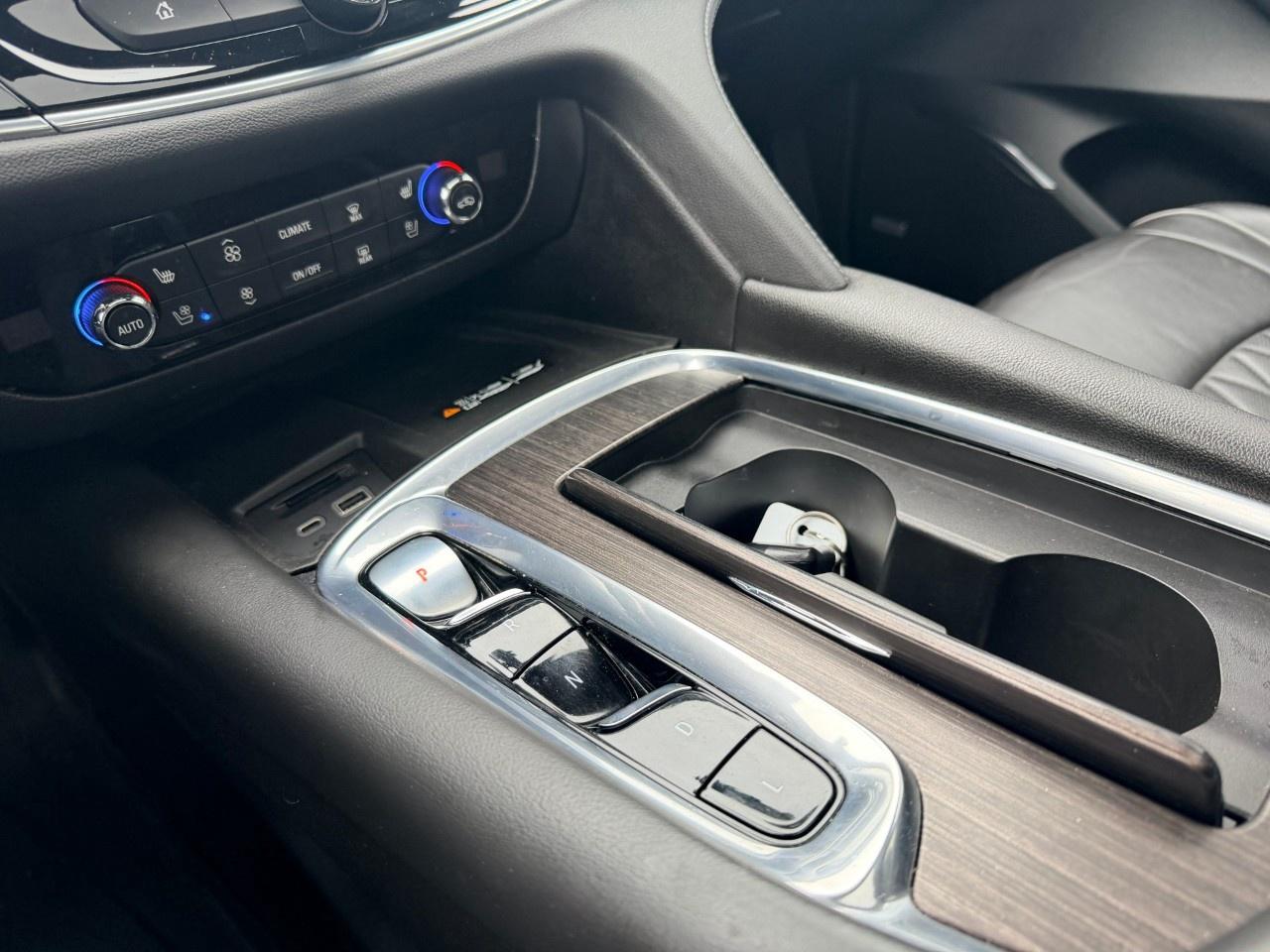 2022 Buick Enclave Avenir AWD Photo