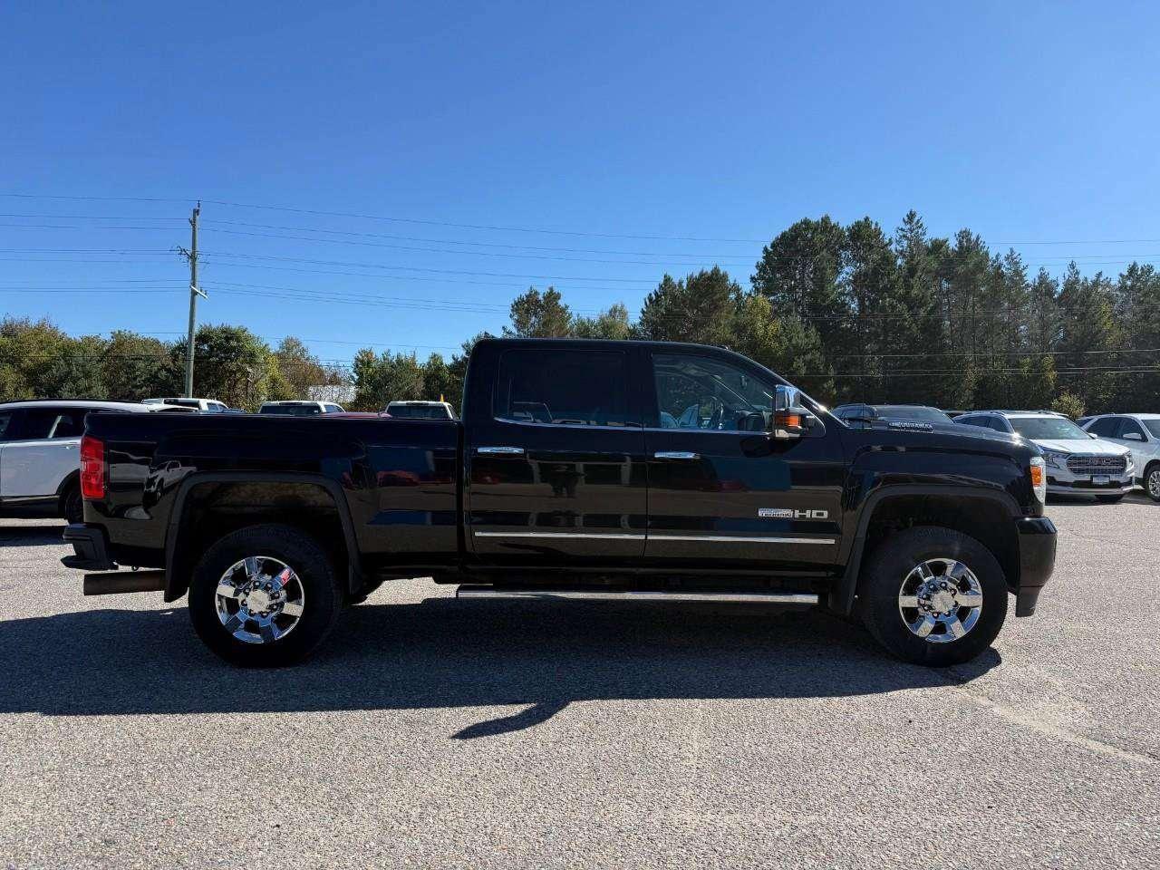 2017 GMC SIERRA 2500HD RUNNING BOARDS. TONNEAU. BEDLINER. ALL WEATHER MATS. SUNROOF. H.D TRAILERING PKG. REAR VISION CAMERA. CERTIFIED. Photo