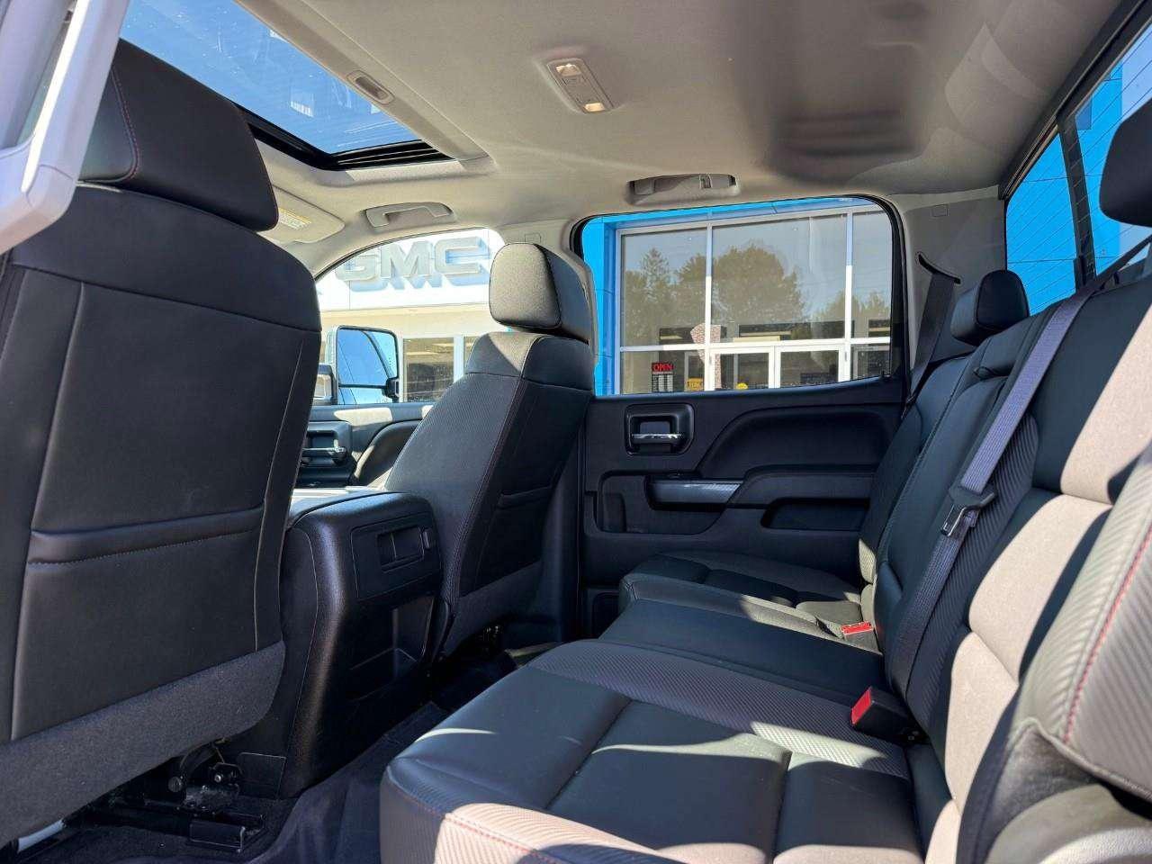 2017 GMC SIERRA 2500HD RUNNING BOARDS. TONNEAU. BEDLINER. ALL WEATHER MATS. SUNROOF. H.D TRAILERING PKG. REAR VISION CAMERA. CERTIFIED. Photo