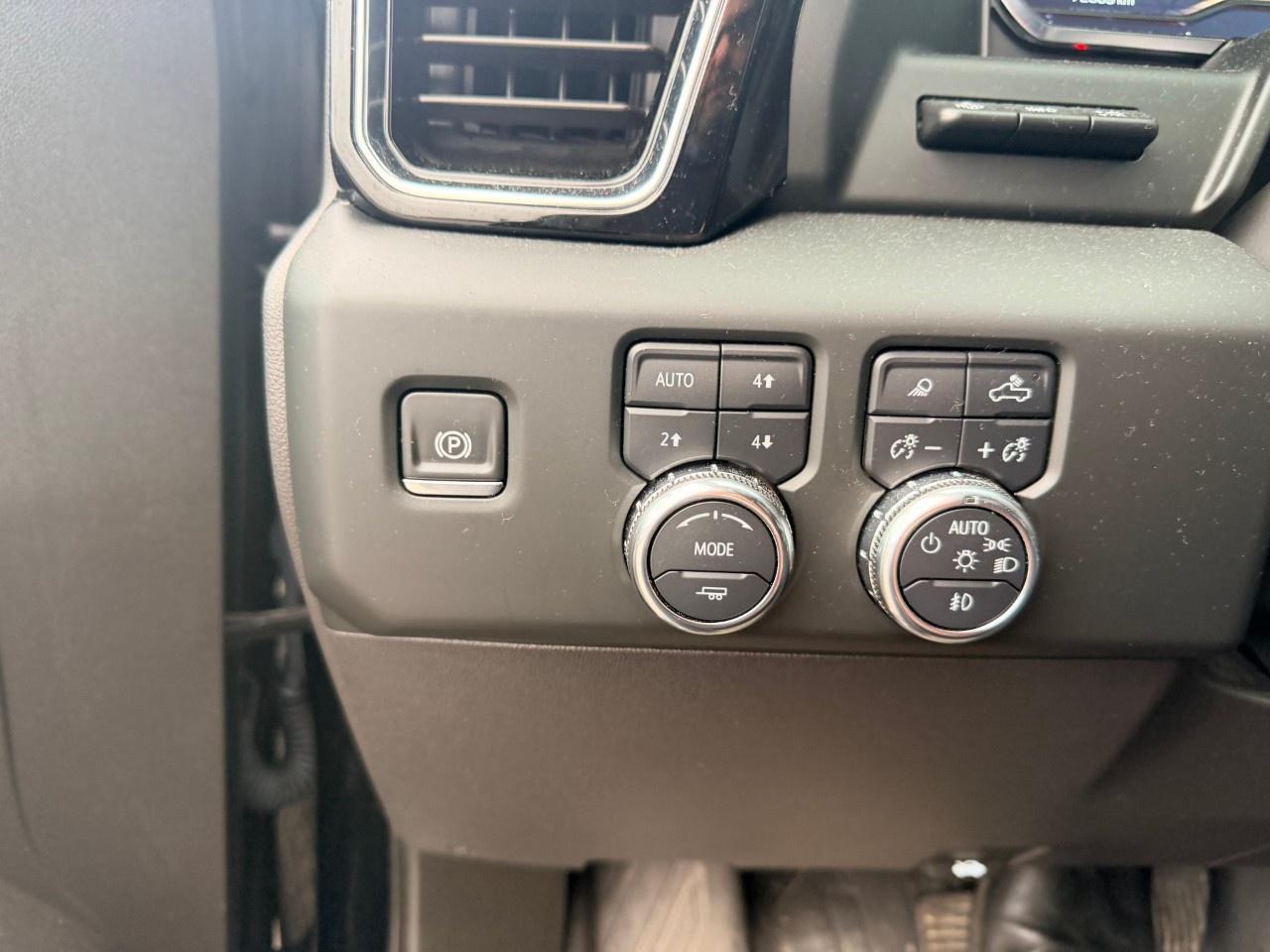 2024 GMC Sierra 1500 Crew Cab Short Box 4-Wheel Drive Denali Photo