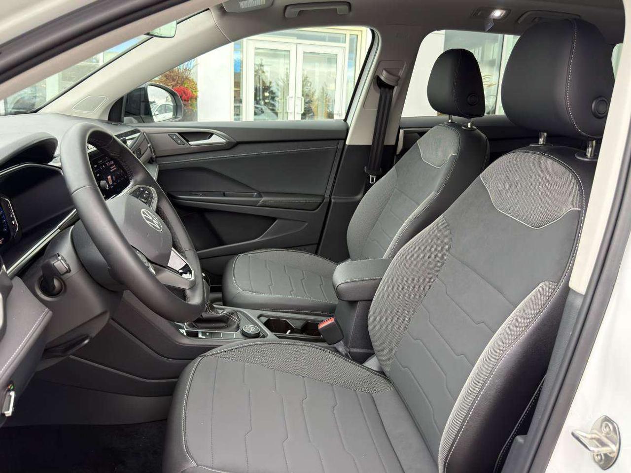 2026 Volkswagen Taos Comfortline Black Edition Photo