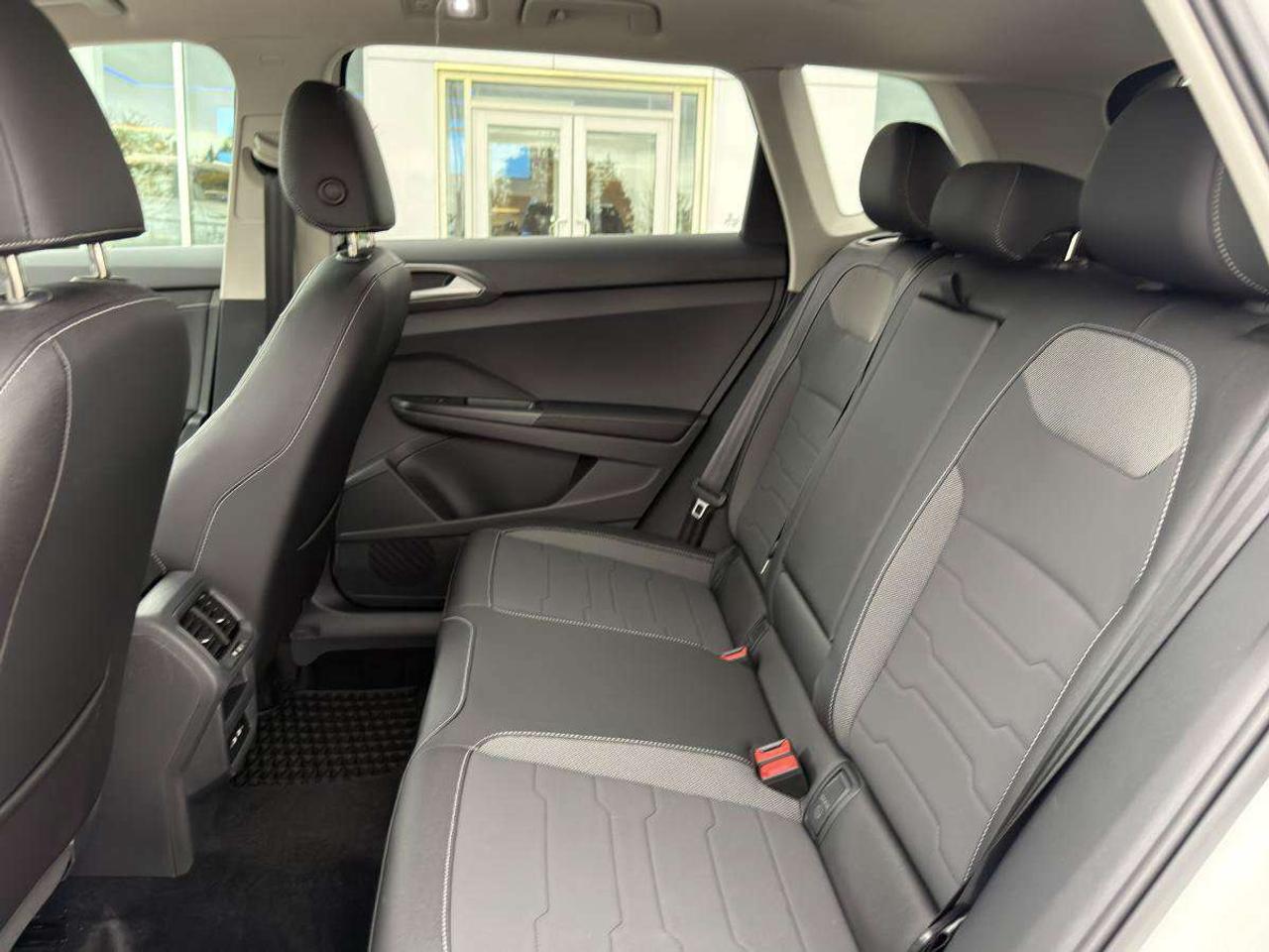 2026 Volkswagen Taos Comfortline Black Edition Photo