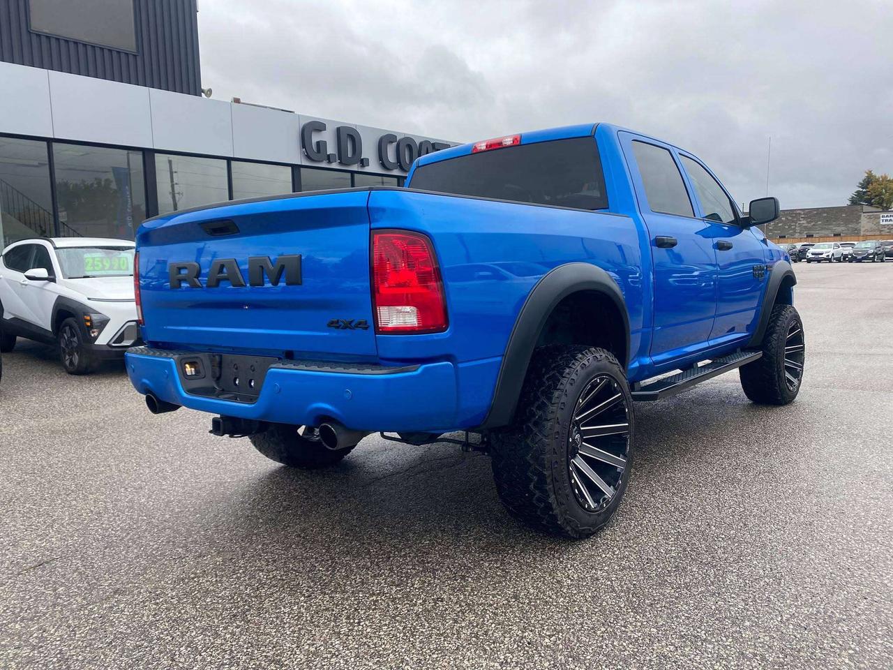 2022 RAM 1500 Express Crew Cab 4x4 ~Heated Seats ~CarPlay ~Cam Photo4