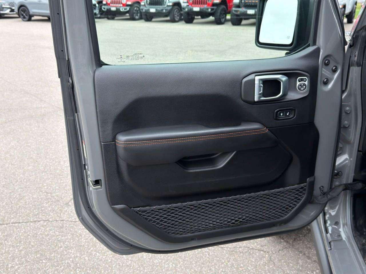 2022 Jeep Gladiator LEATHER   OFF-ROAD PKG   ALPINE AUDIO Photo