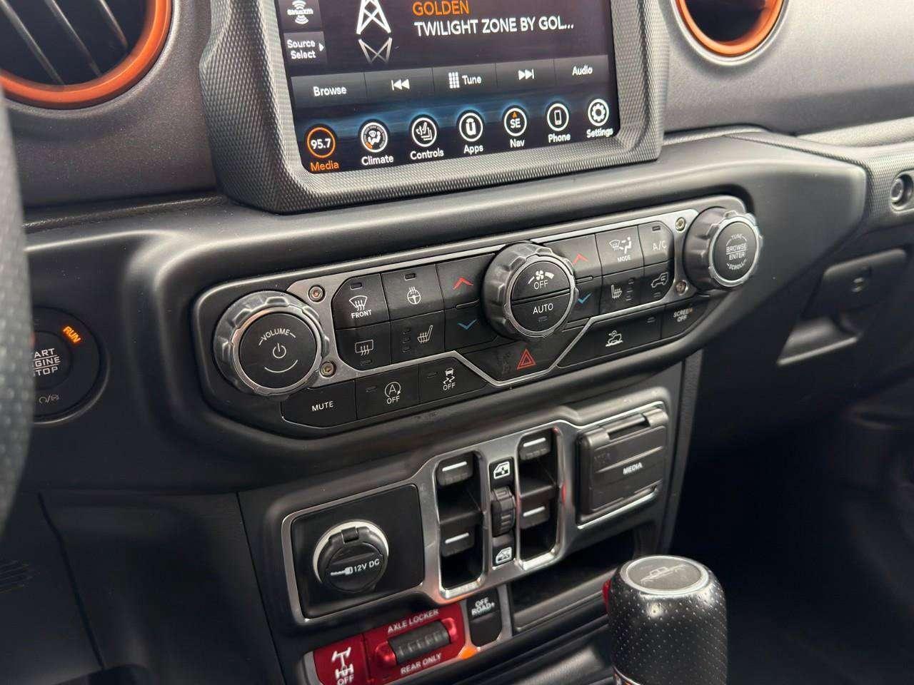 2022 Jeep Gladiator LEATHER   OFF-ROAD PKG   ALPINE AUDIO Photo