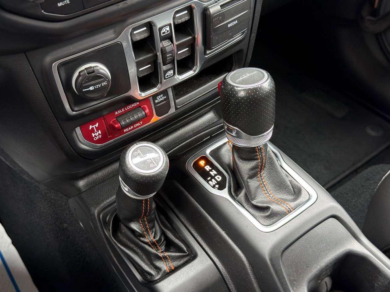 2022 Jeep Gladiator LEATHER   OFF-ROAD PKG   ALPINE AUDIO Photo