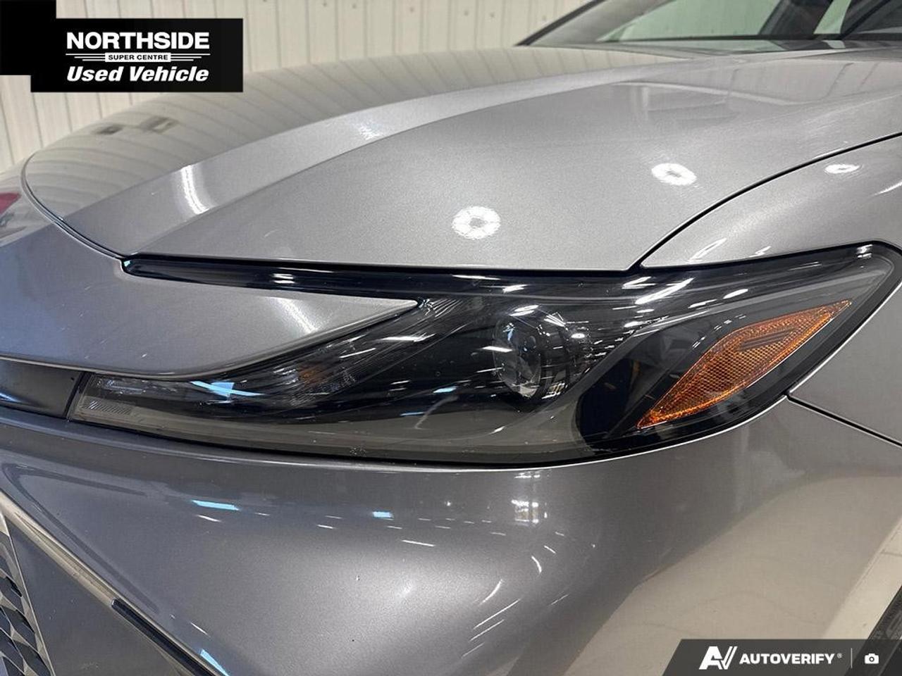 2025 Toyota Camry SE Upgrade CVT AWD Photo