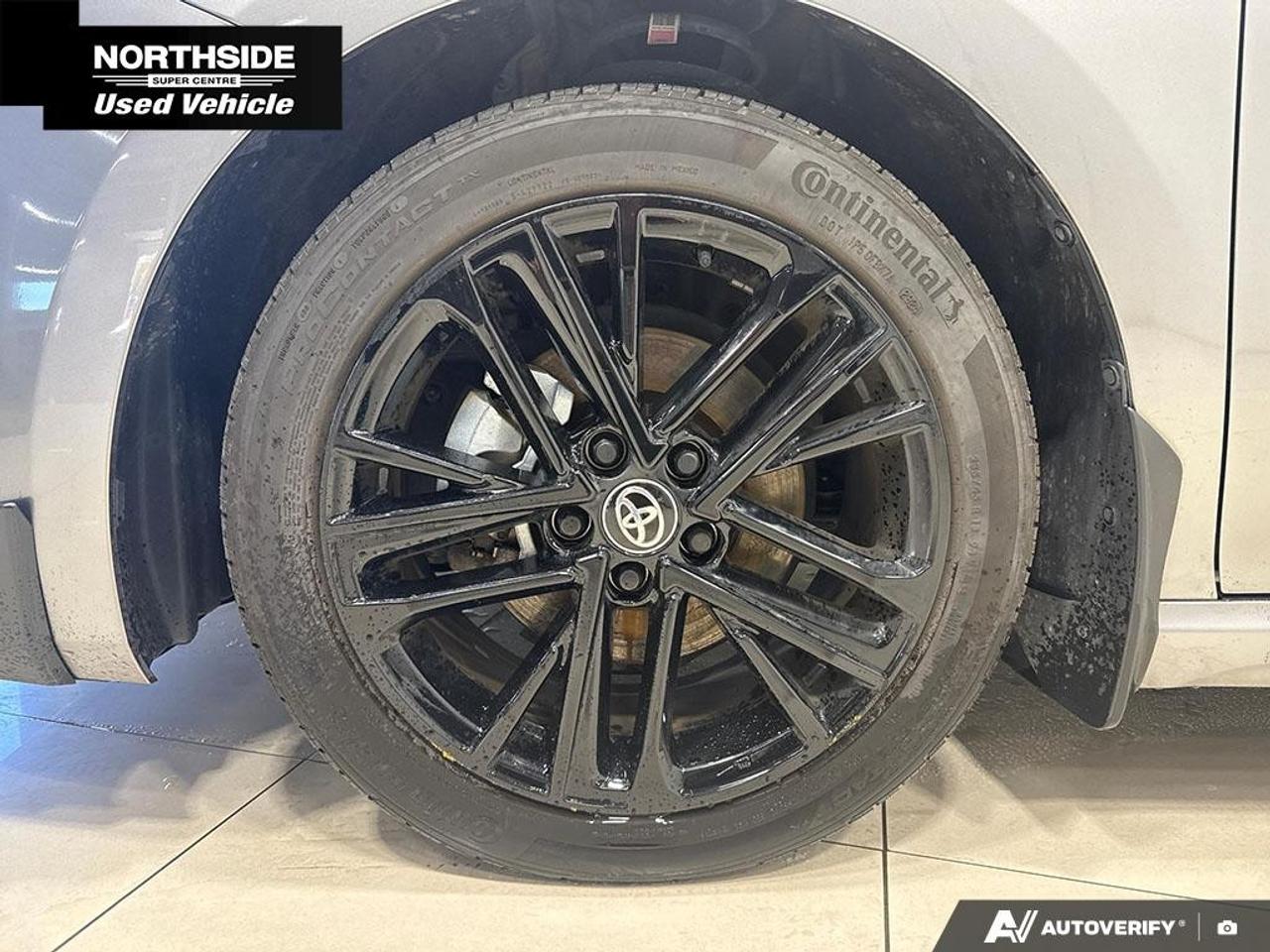 2025 Toyota Camry SE Upgrade CVT AWD Photo