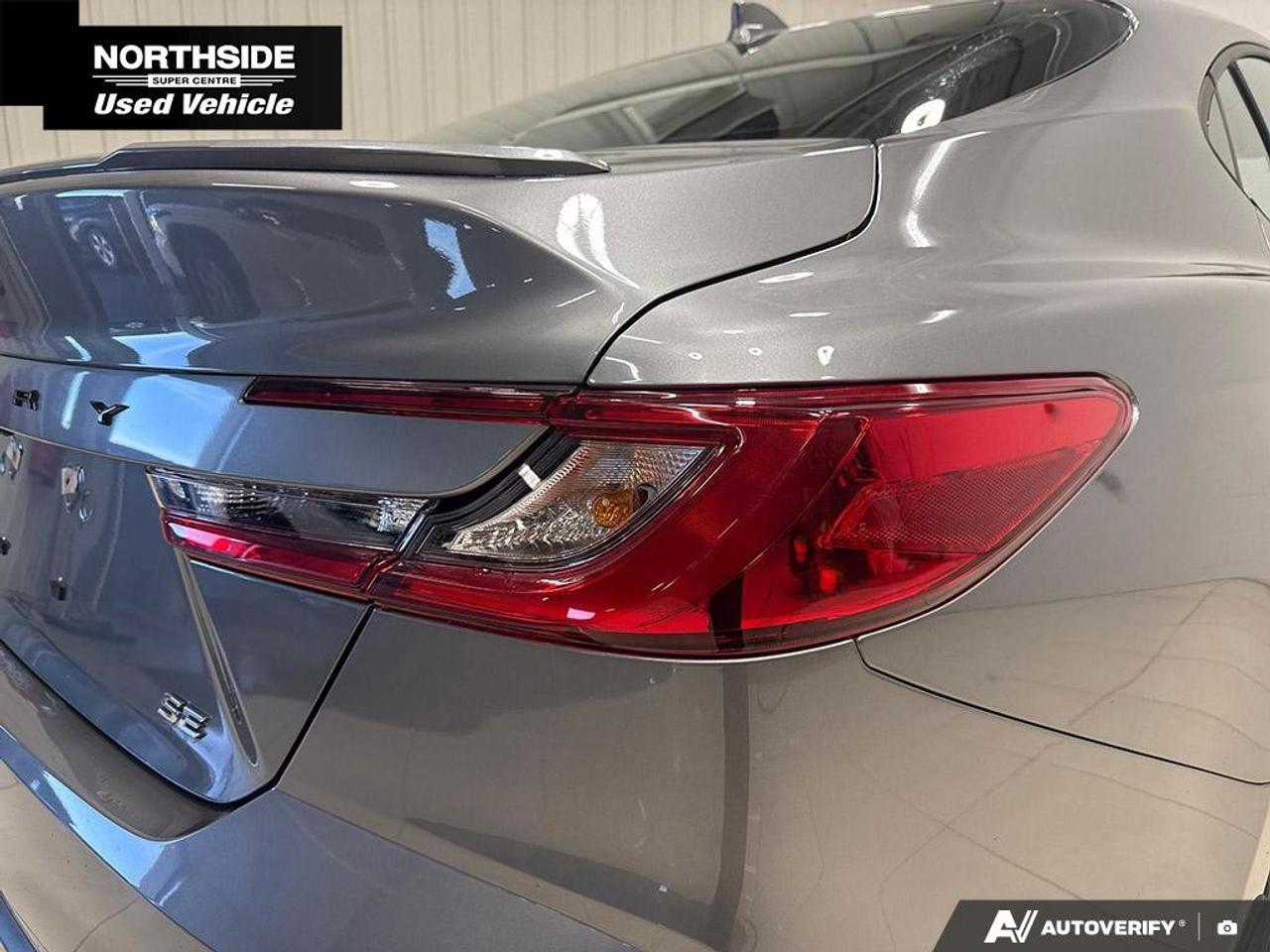 2025 Toyota Camry SE Upgrade CVT AWD Photo