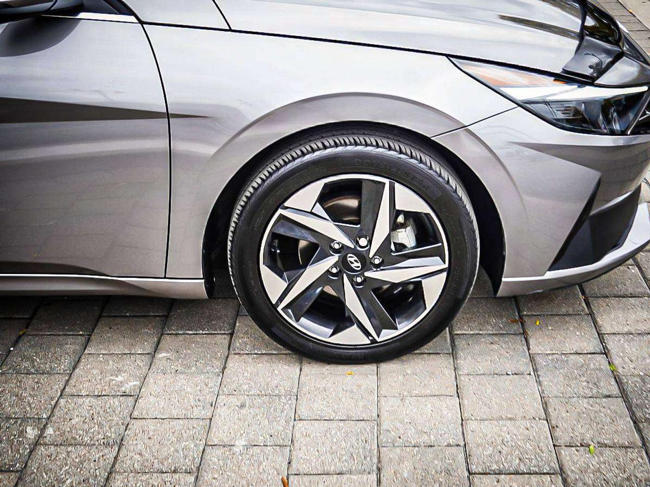 2023 Hyundai Elantra  Photo