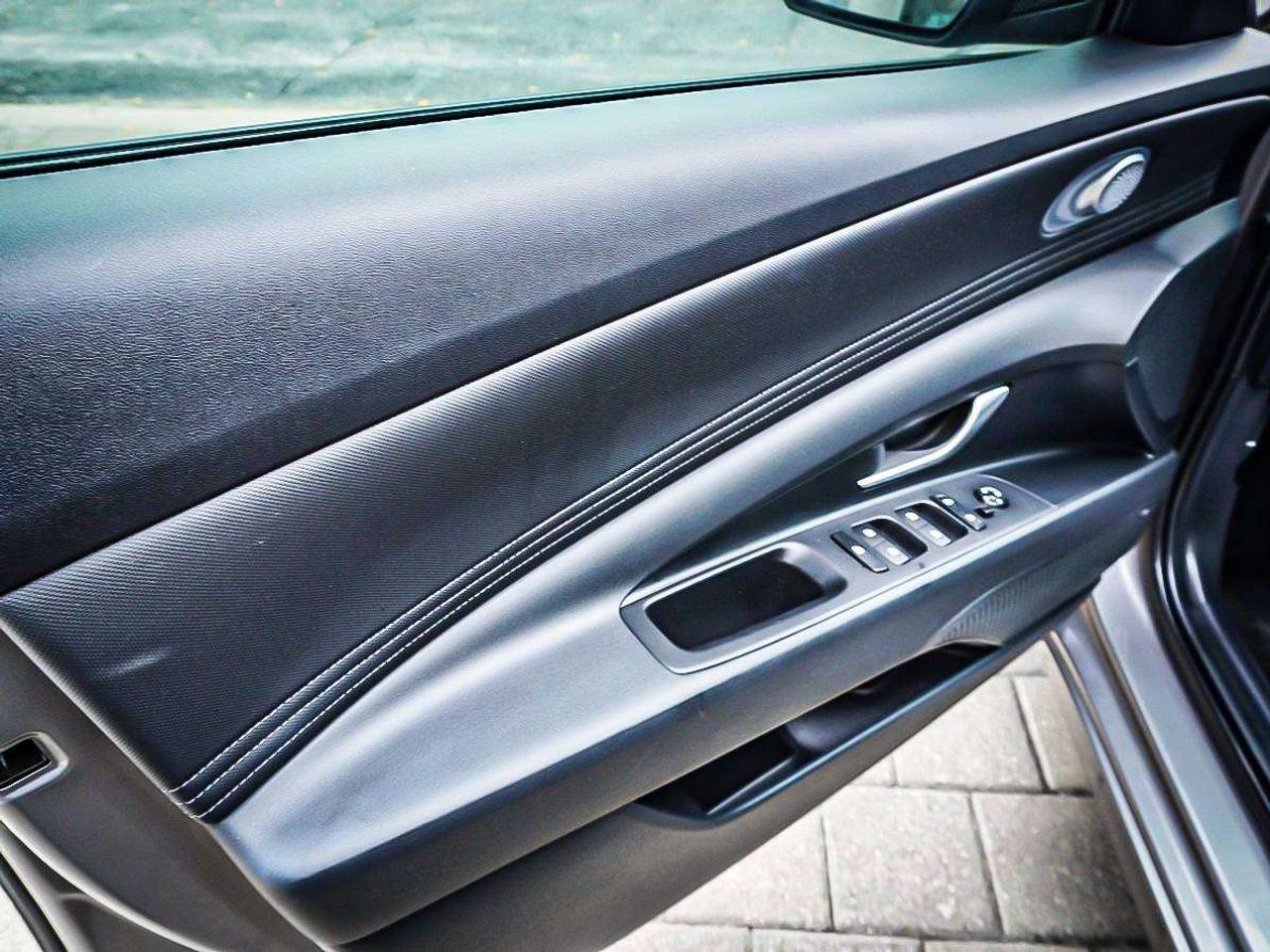 2023 Hyundai Elantra  Photo
