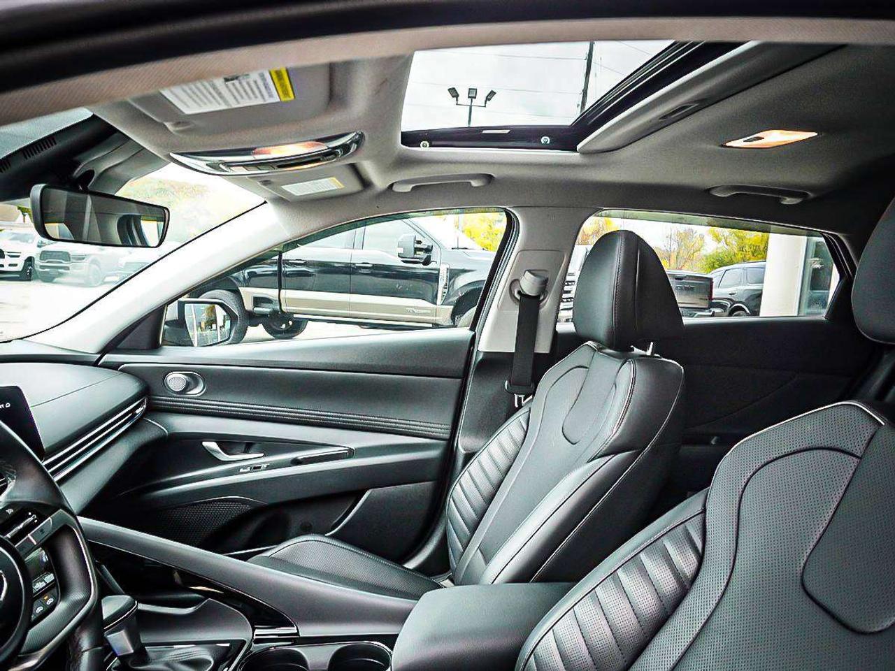 2023 Hyundai Elantra  Photo