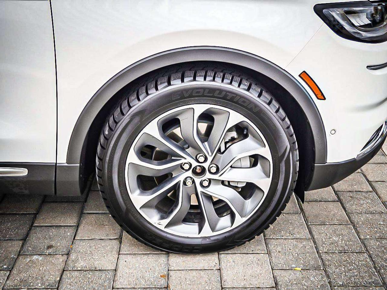 2022 Lincoln Nautilus  Photo