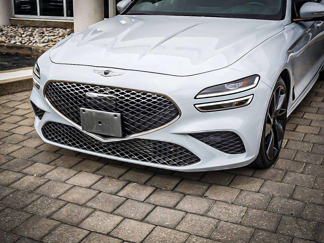 2022 Genesis G70  Photo4