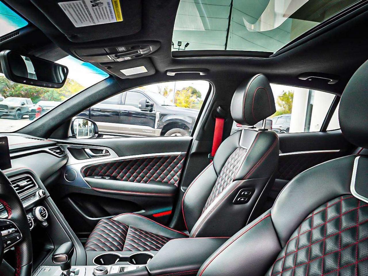 2022 Genesis G70  Photo