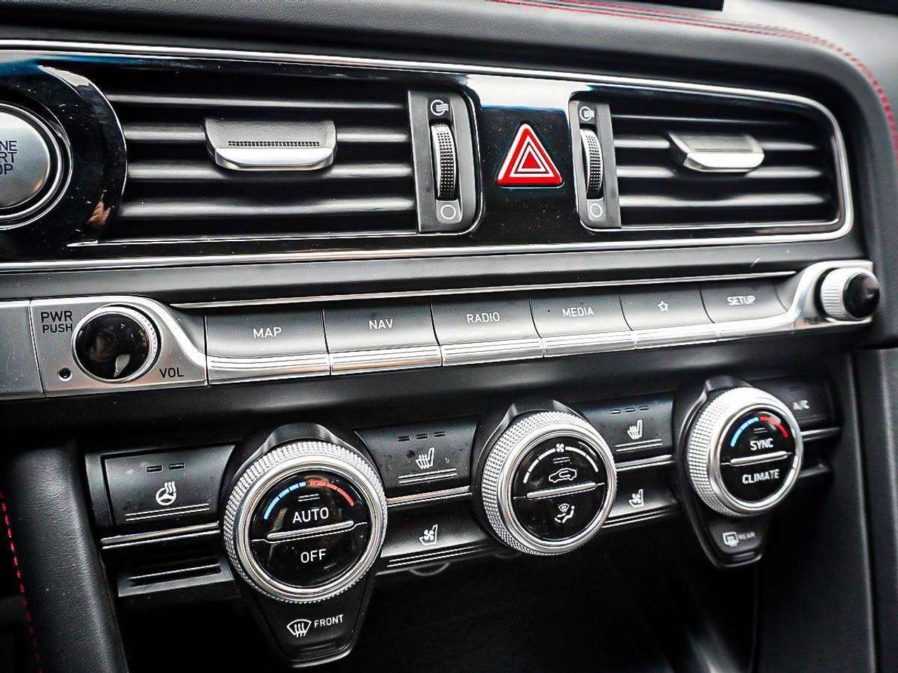 2022 Genesis G70  Photo