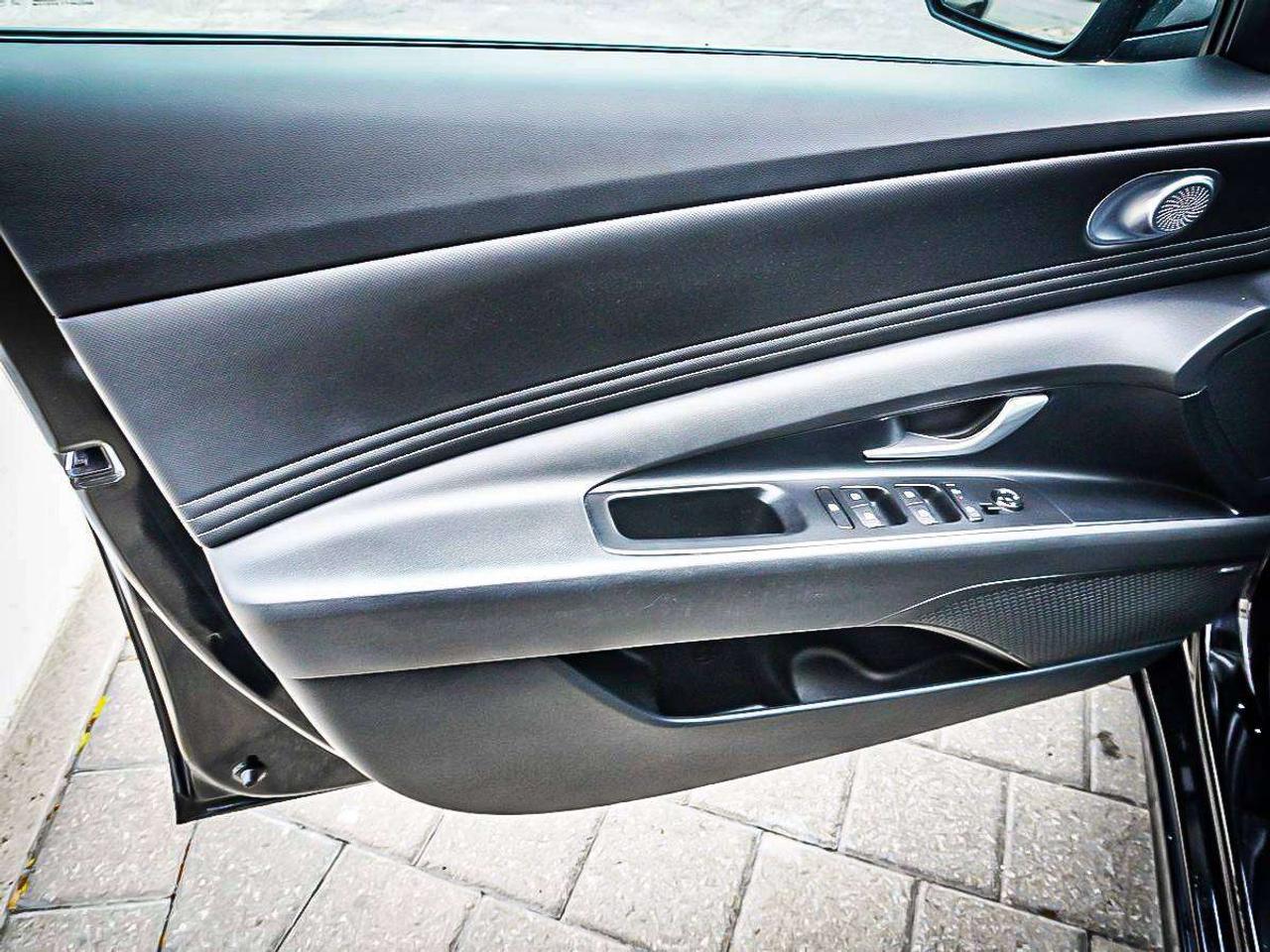 2025 Hyundai Elantra  Photo