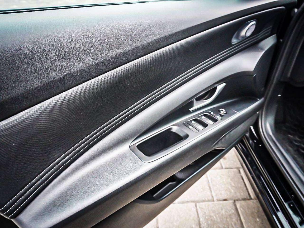 2025 Hyundai Elantra  Photo