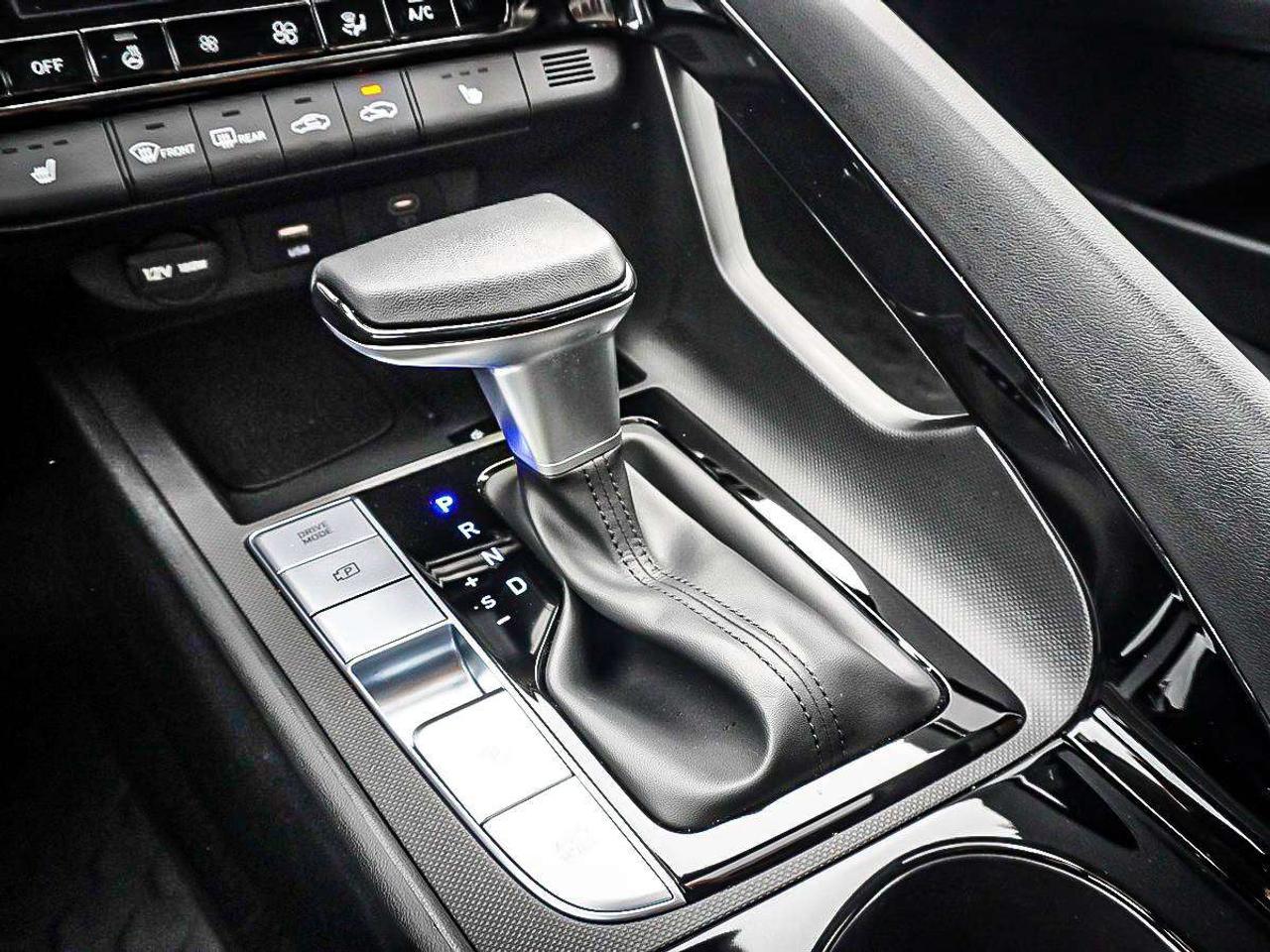 2025 Hyundai Elantra  Photo
