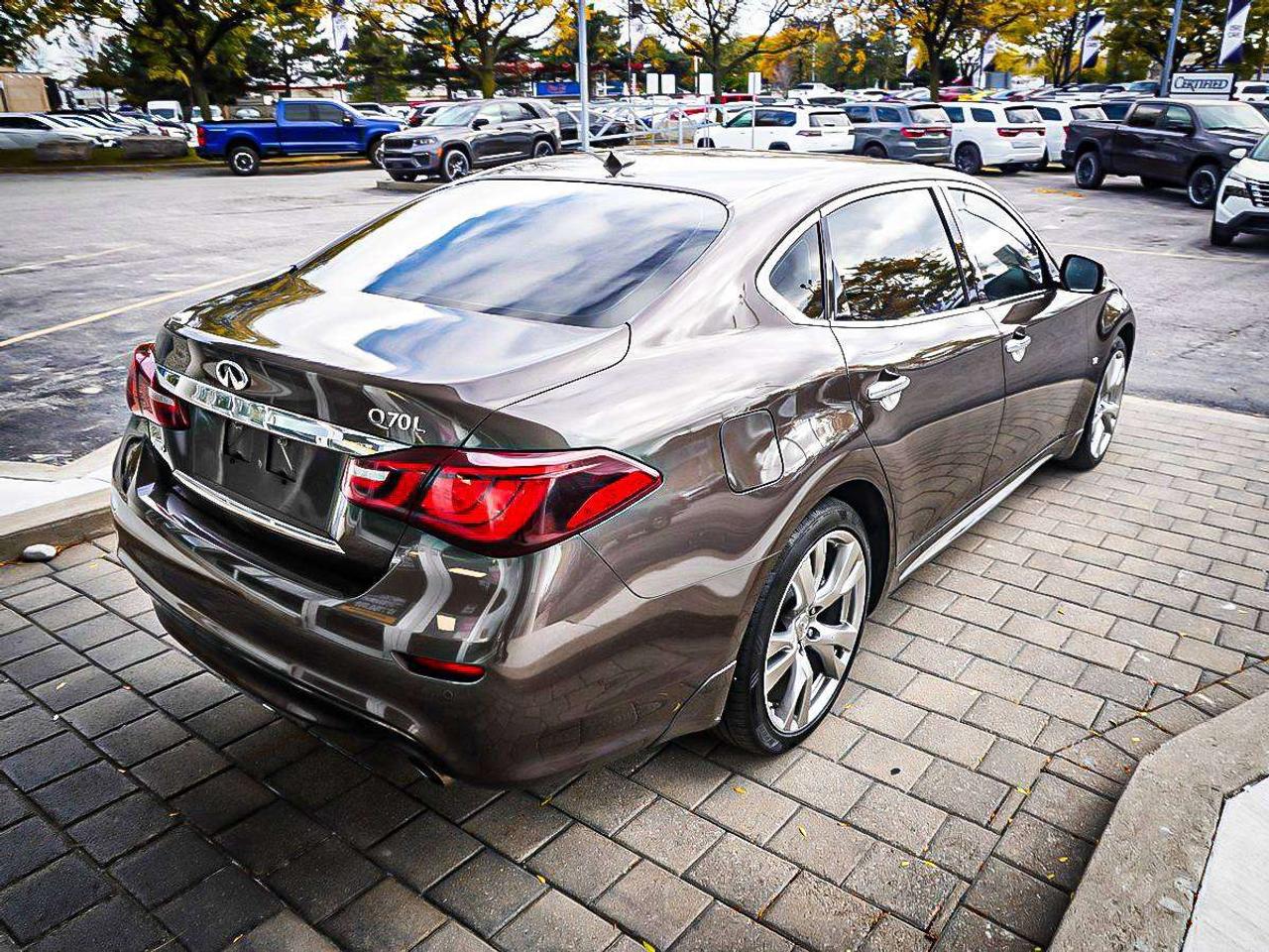 2019 Infiniti Q70  Photo