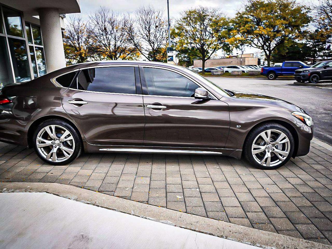 2019 Infiniti Q70  Photo