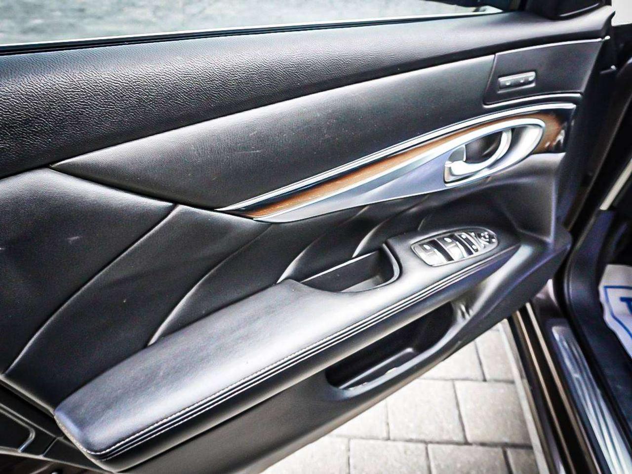 2019 Infiniti Q70  Photo