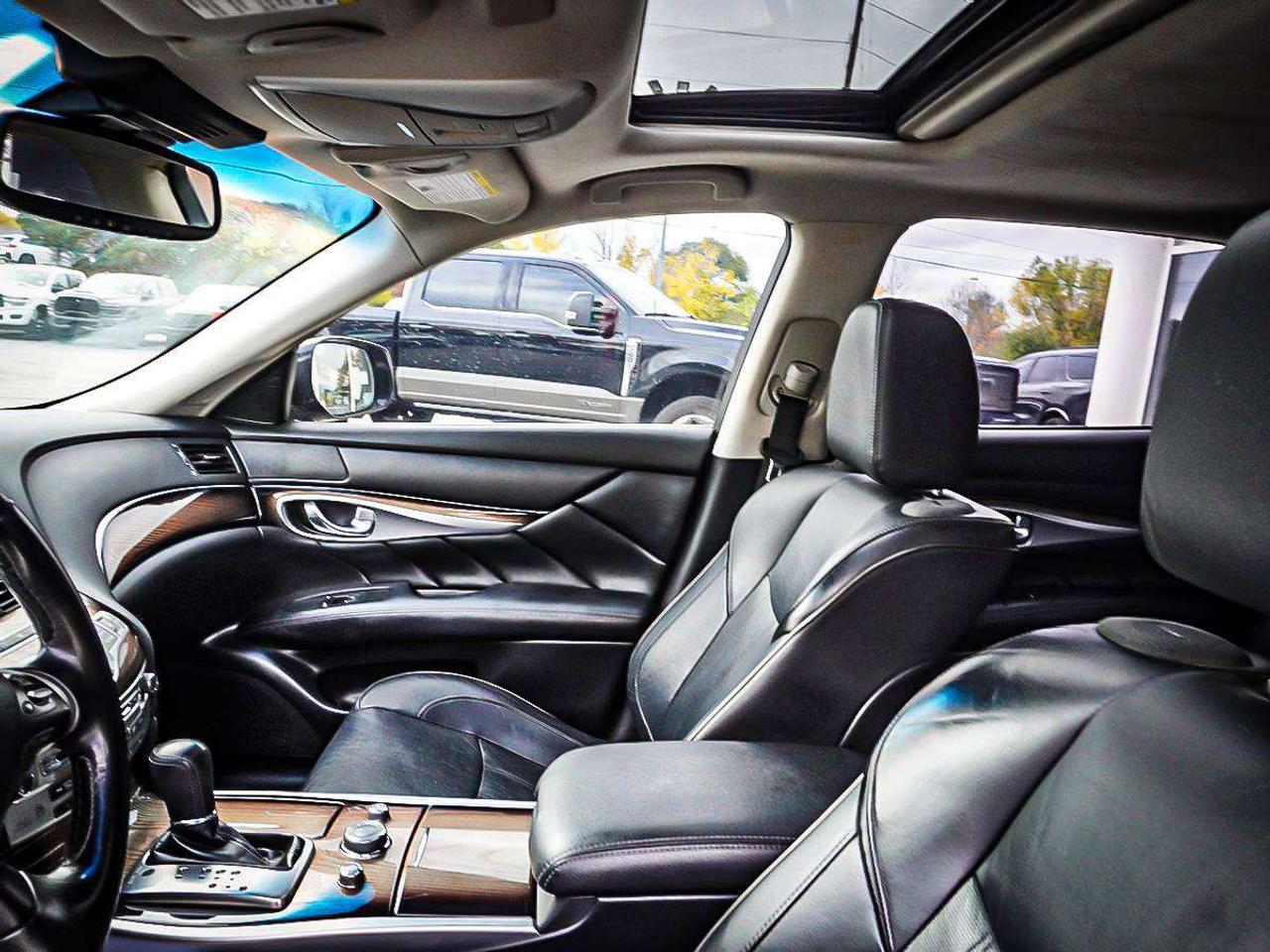 2019 Infiniti Q70  Photo