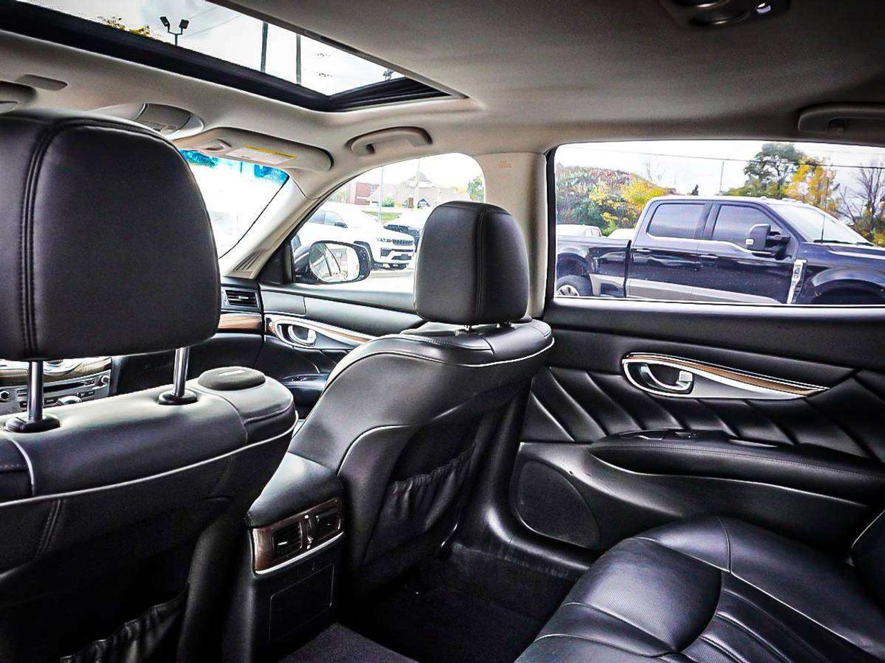 2019 Infiniti Q70  Photo