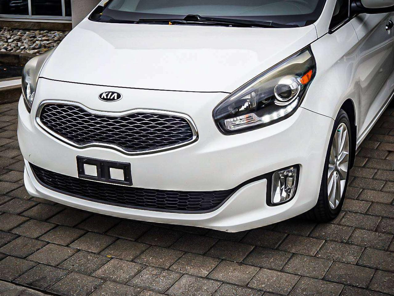 2016 Kia Rondo  Photo