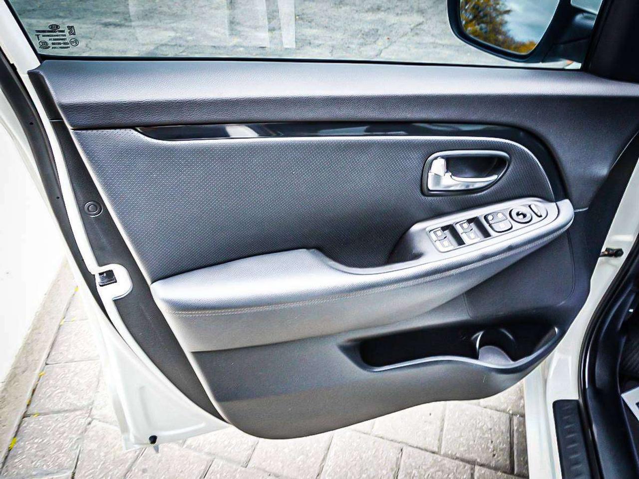 2016 Kia Rondo  Photo