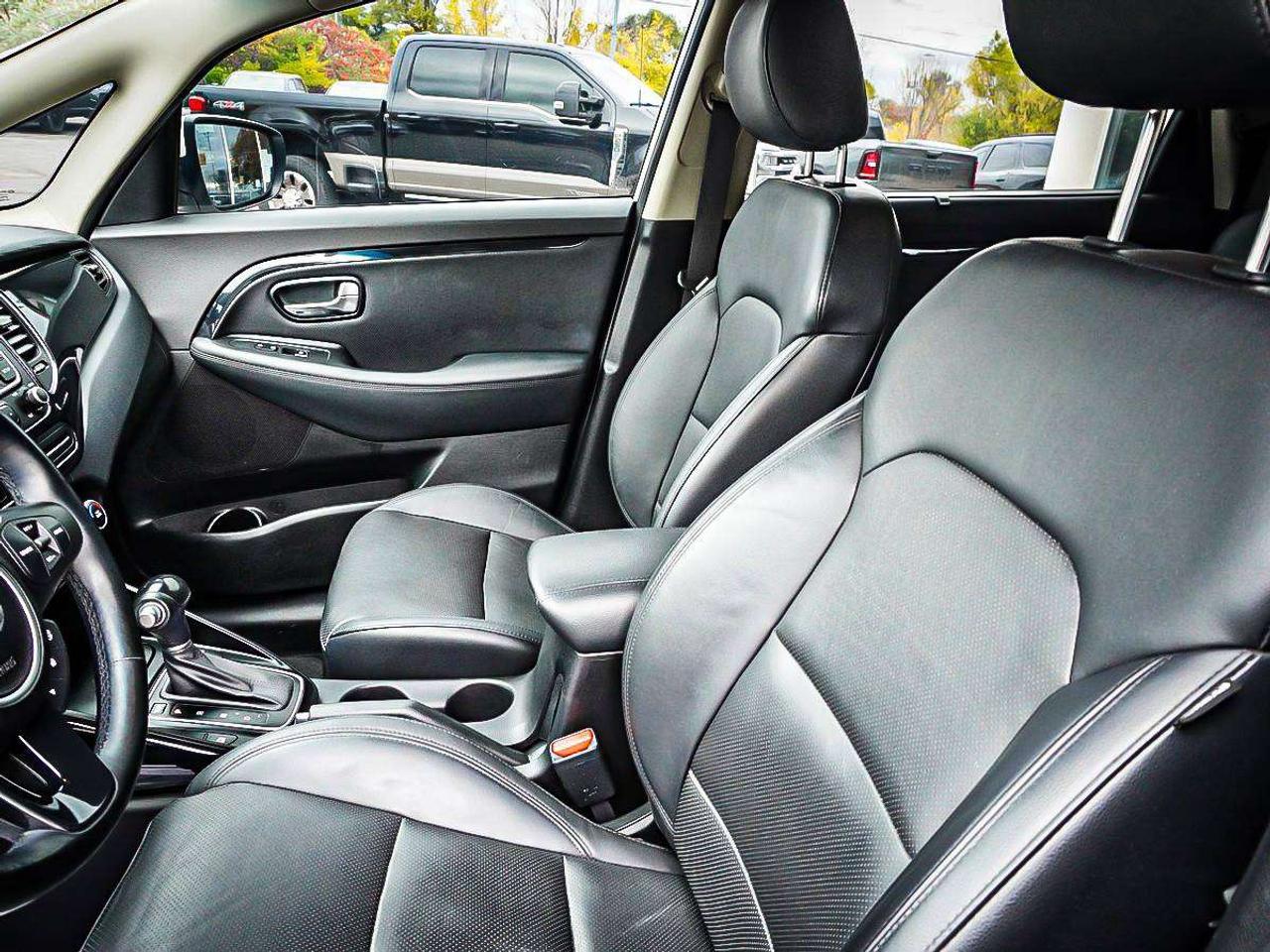 2016 Kia Rondo  Photo
