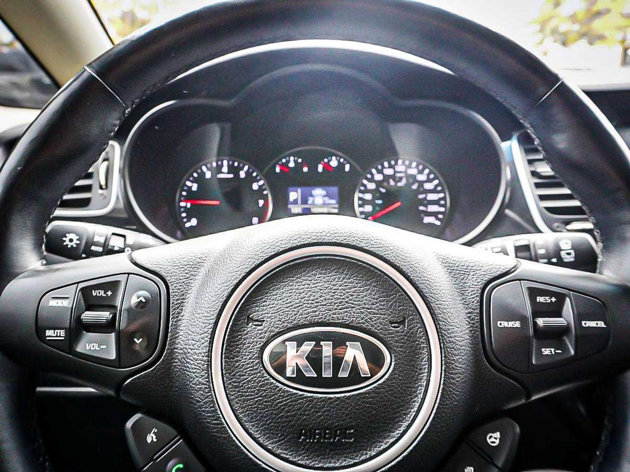 2016 Kia Rondo  Photo