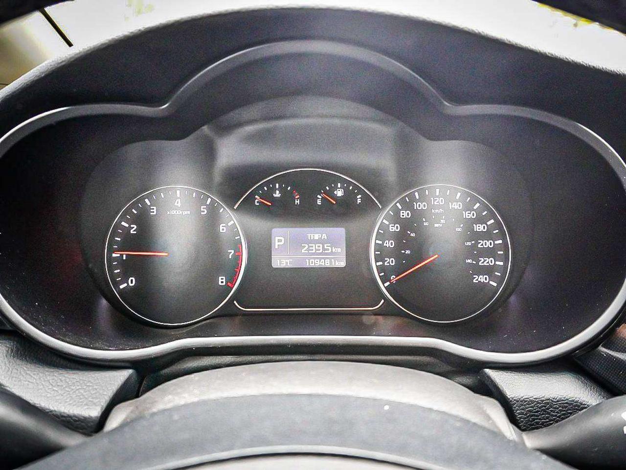2016 Kia Rondo  Photo