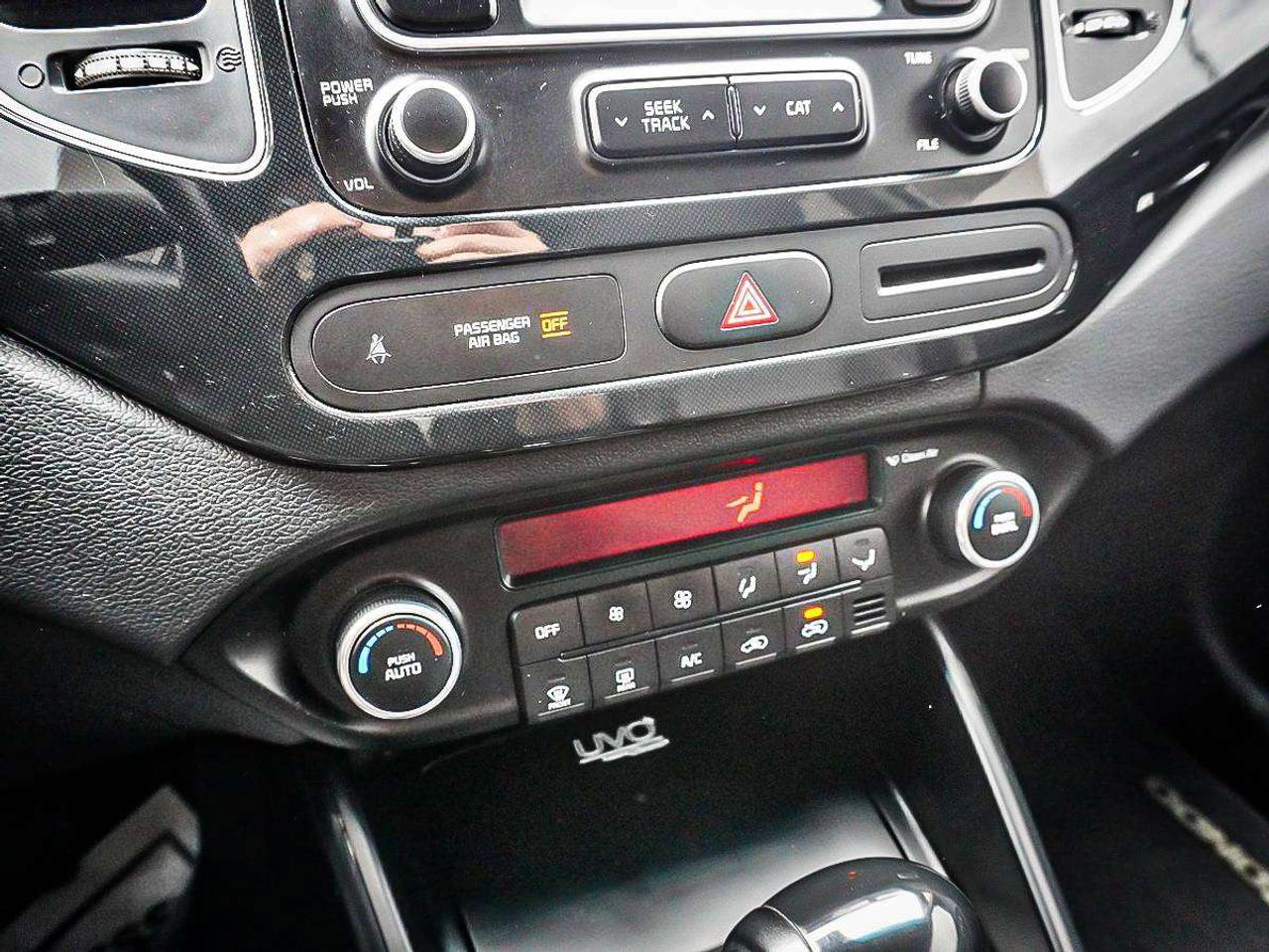 2016 Kia Rondo  Photo