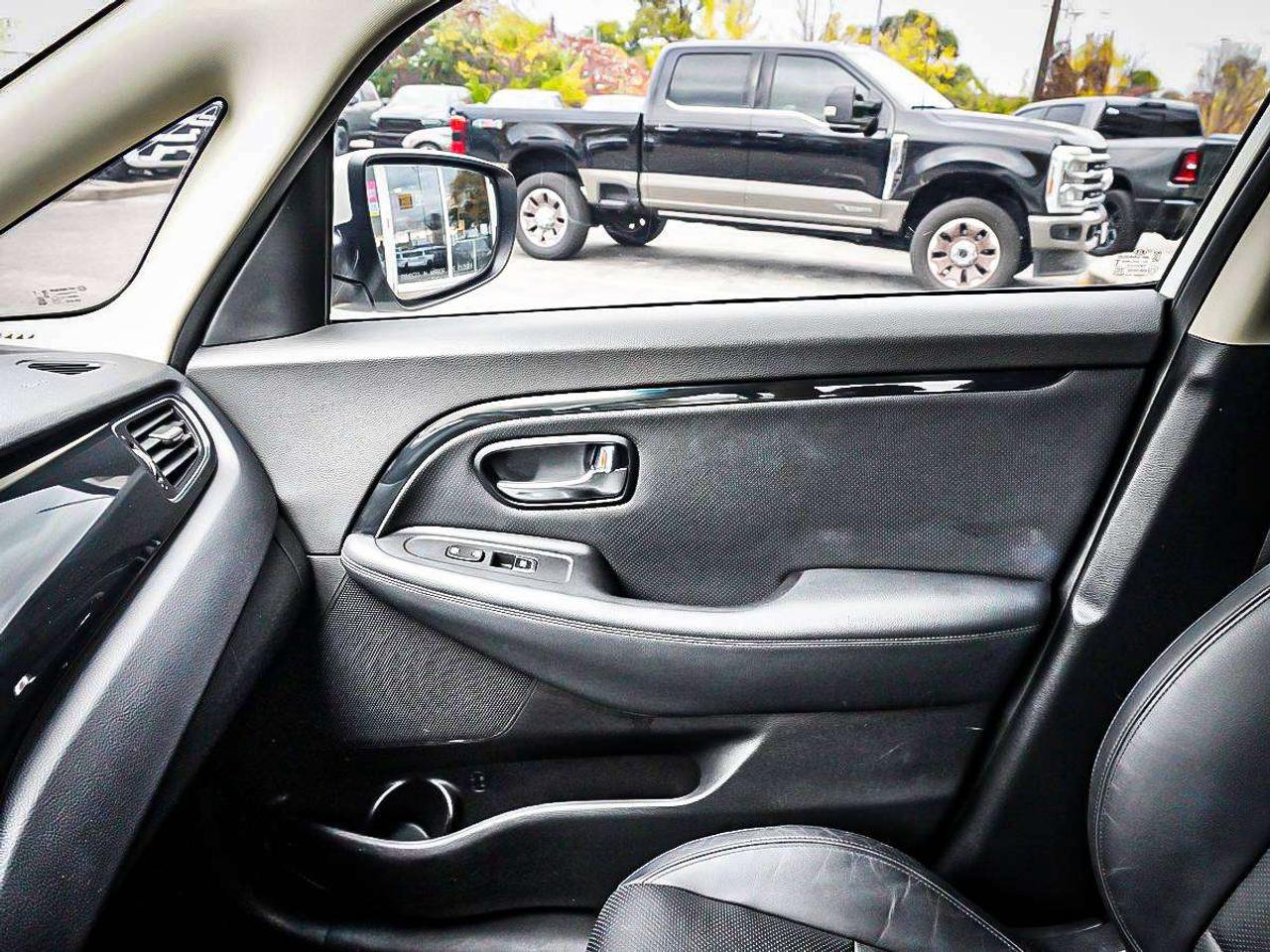 2016 Kia Rondo  Photo