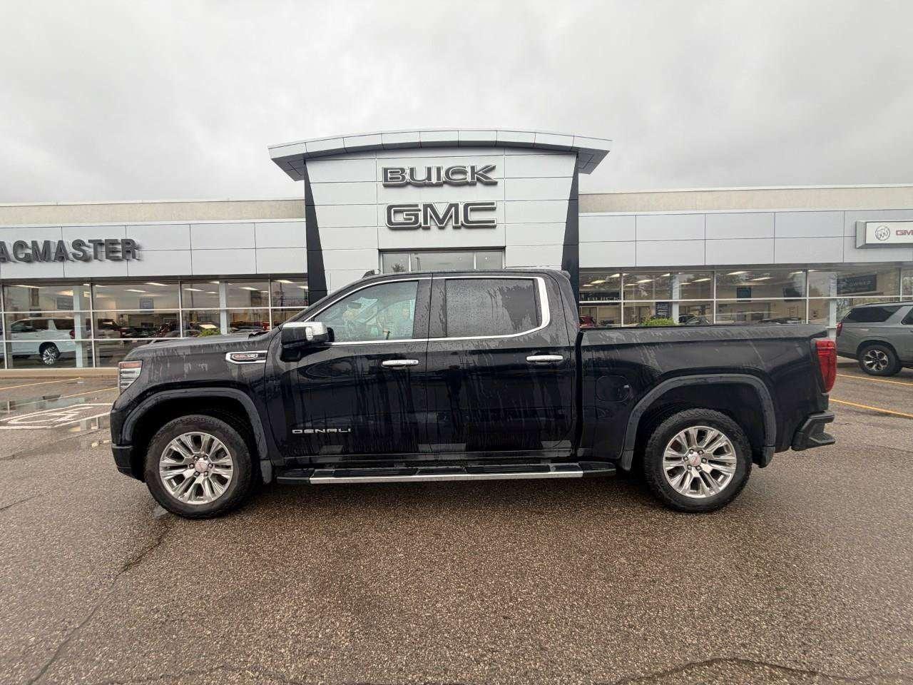 2024 GMC Sierra 1500 6.2L V8, ALLOYS, LEATHER, BOSE, 1-OWNER, MACMASTER ORIGINAL, CERTIFIED PREOWNED! Photo
