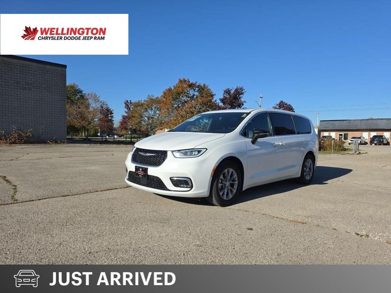 2026 Chrysler Pacifica Limited | Clean Carfax Report | Fully Certified | Ontario Vehicle | Factory Warranty | Leather | Photo