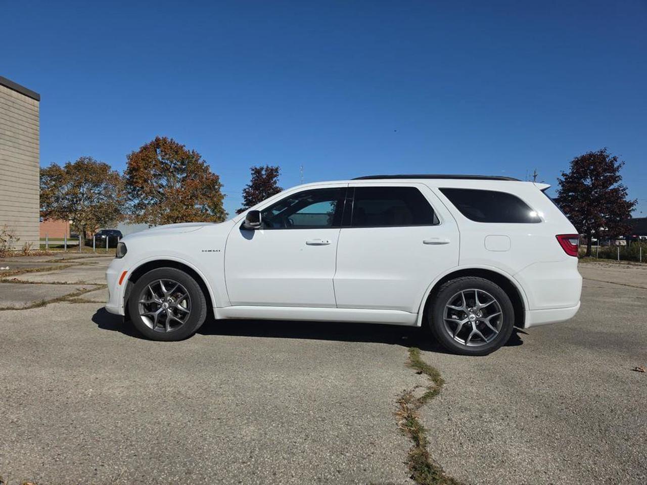 2026 Dodge Durango GT Plus | HEMI V8 | New Rear Tires | Clean CarFax | Fully Certified | Ontario Vehicle | Leather | Photo2