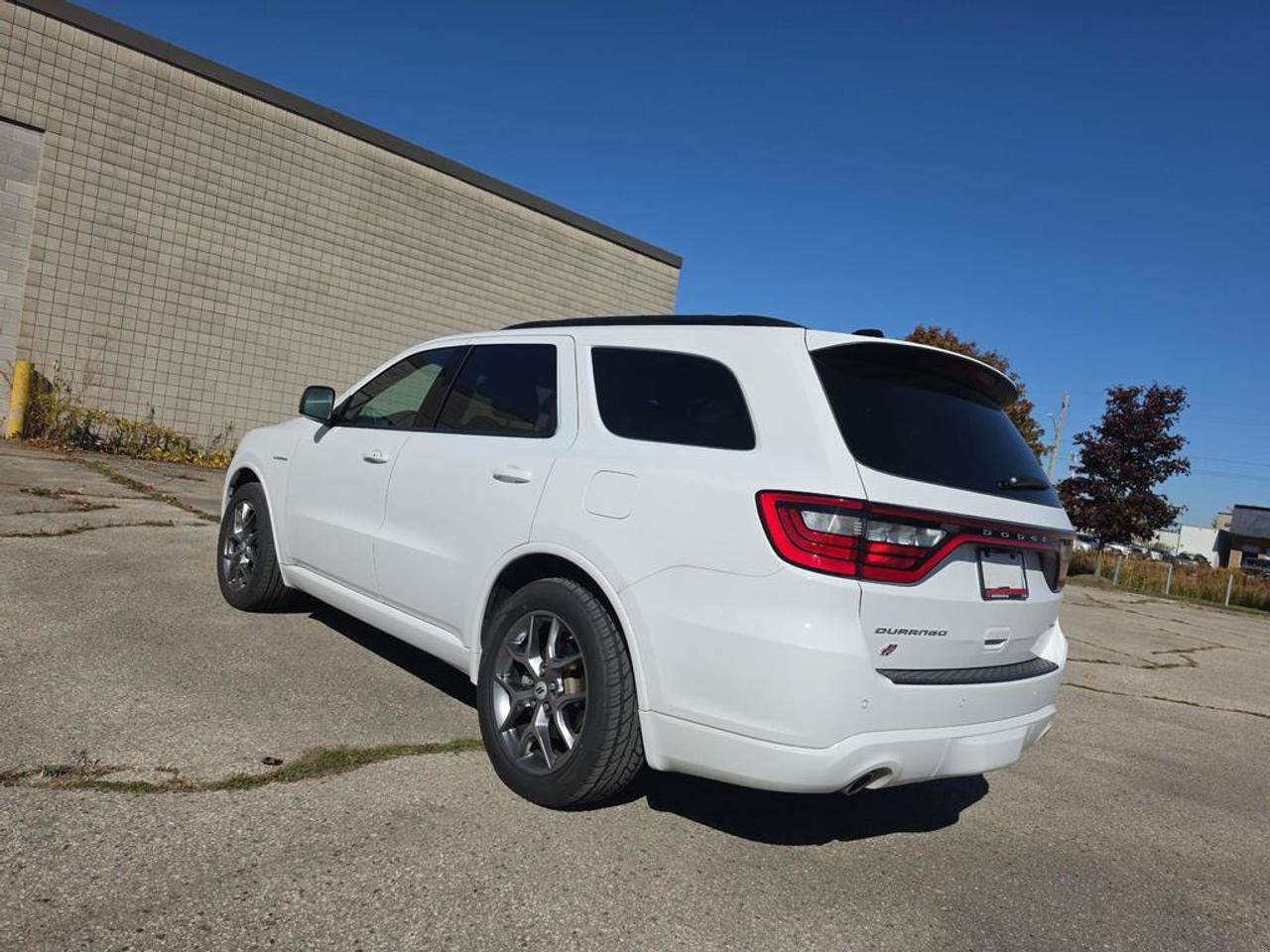 2026 Dodge Durango GT Plus | HEMI V8 | New Rear Tires | Clean CarFax | Fully Certified | Ontario Vehicle | Leather | Photo