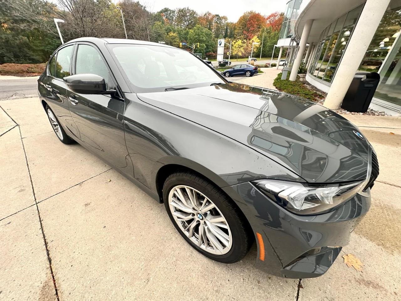 2023 BMW 330 i xDrive 4dr All-Wheel Drive Sedan Photo0