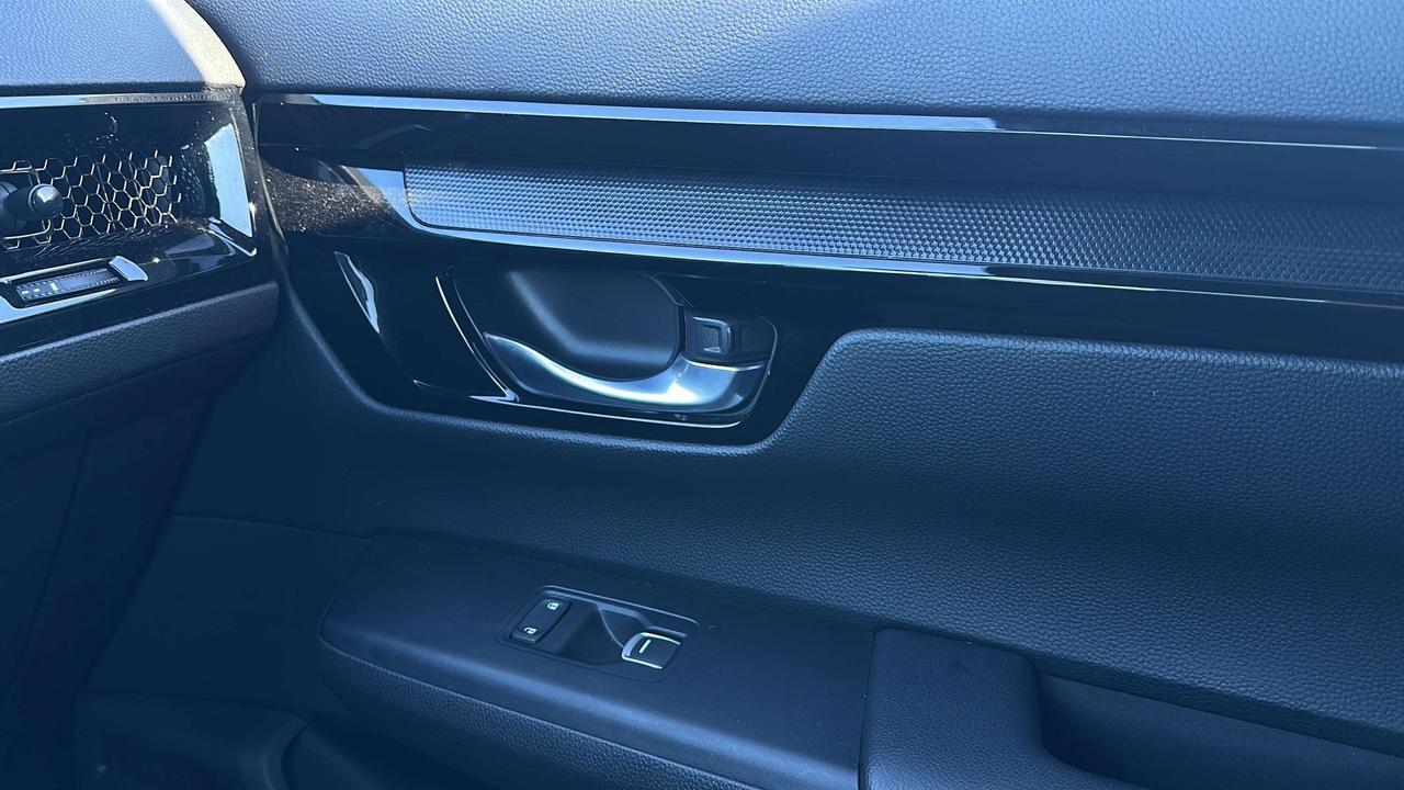 2023 Honda CR-V Touring Photo