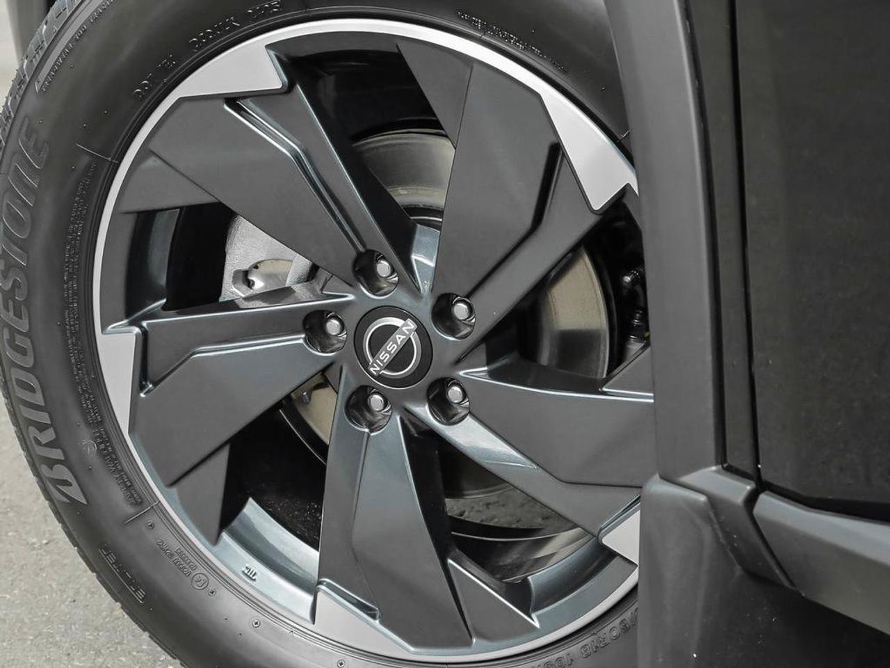 2026 Nissan Rogue SV MOONROOF Photo